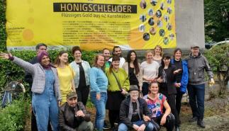 Honigschleuder Internationale Kunst im Hochbunker